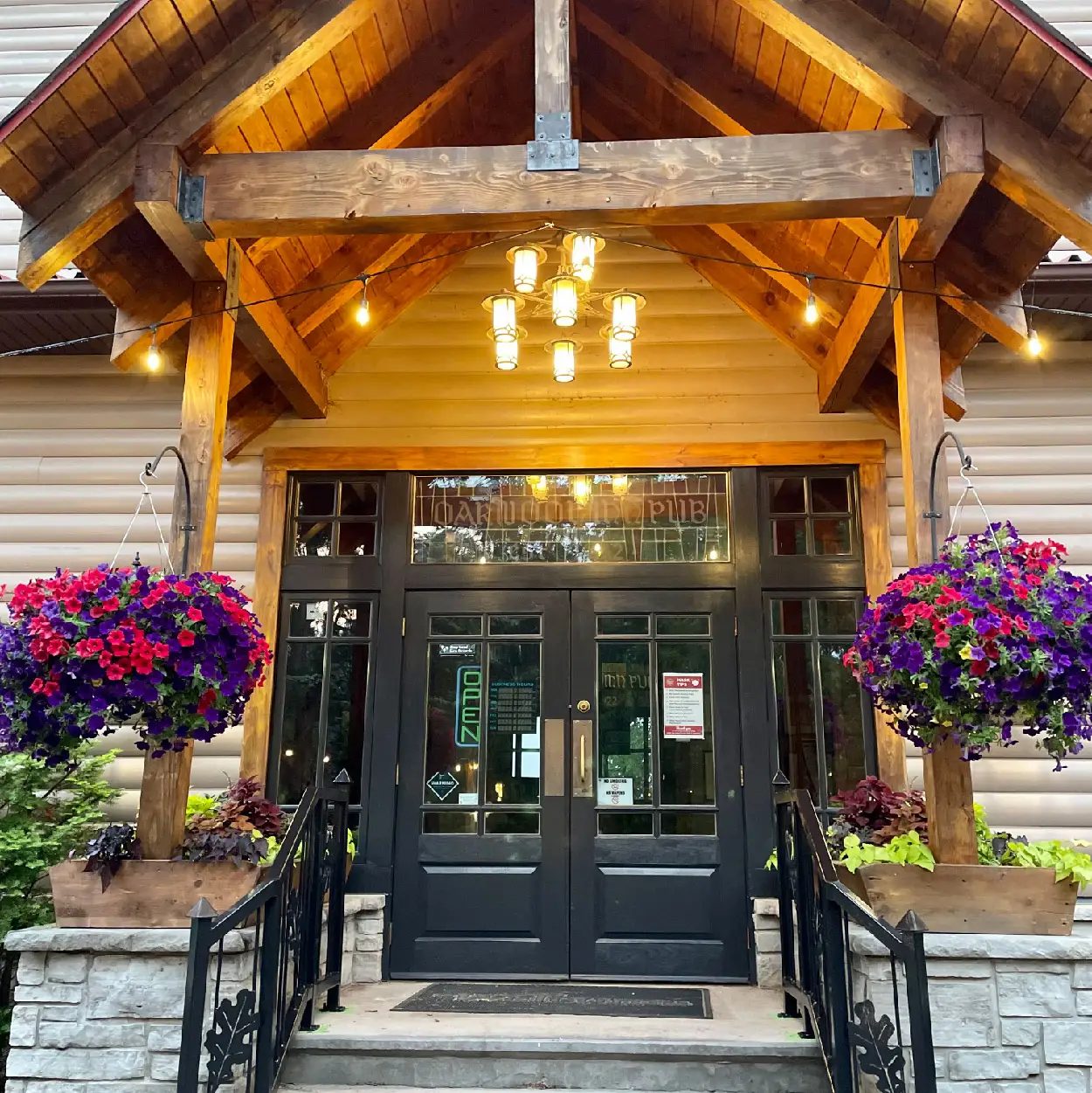 The Dave's Pub & Grill entrance