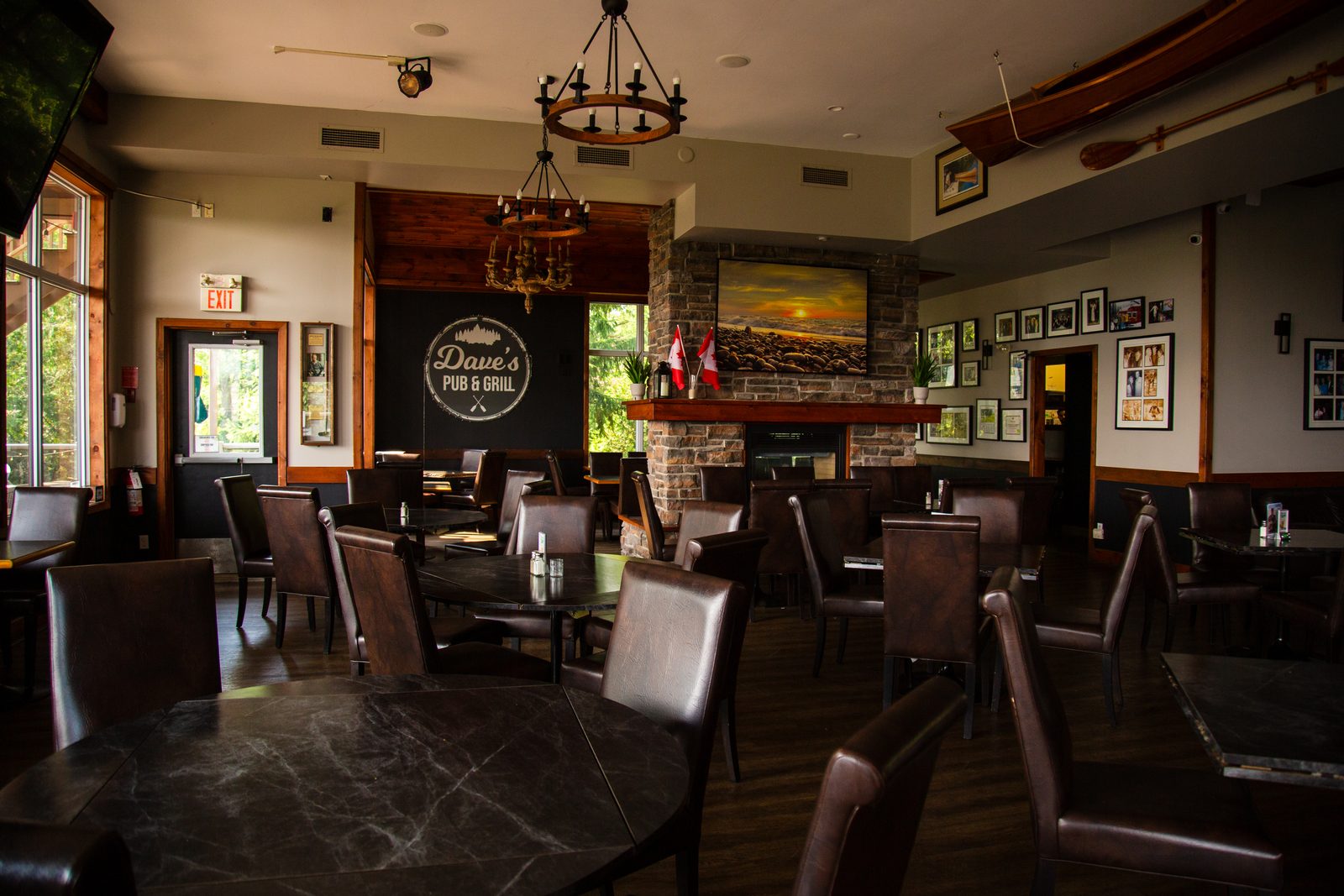 Inside Dave's Pub & Grill
